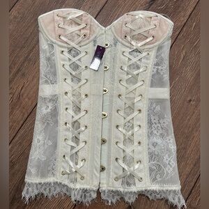 Adore Me Cream Boned Corset Size Small with Tags on